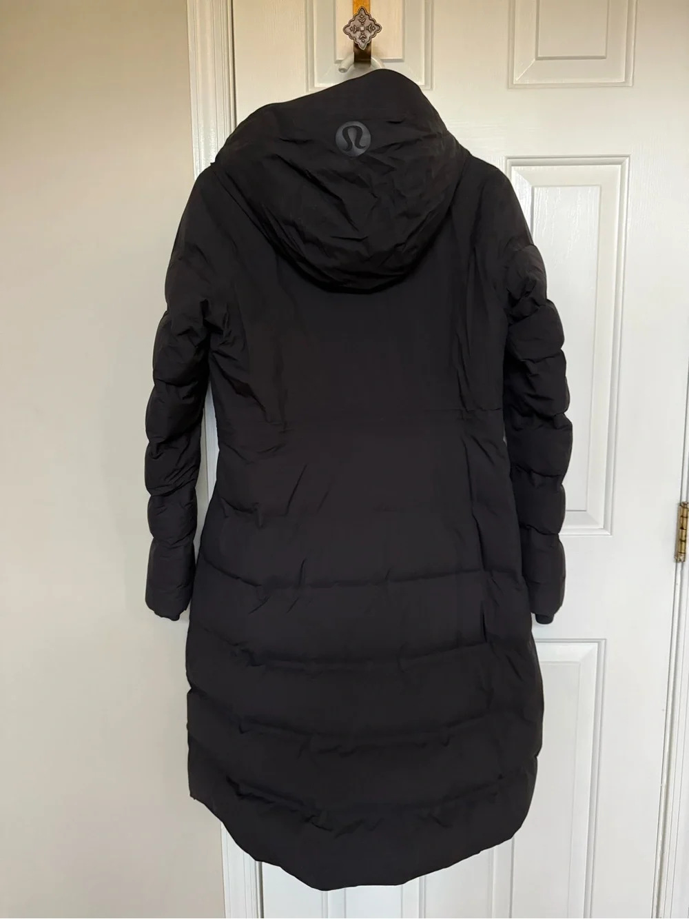 Lululemon women’s Black Long parka with Hood